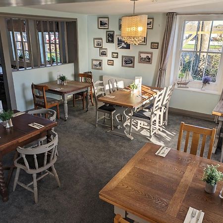 The Ship Inn Dymchurch Bagian luar foto